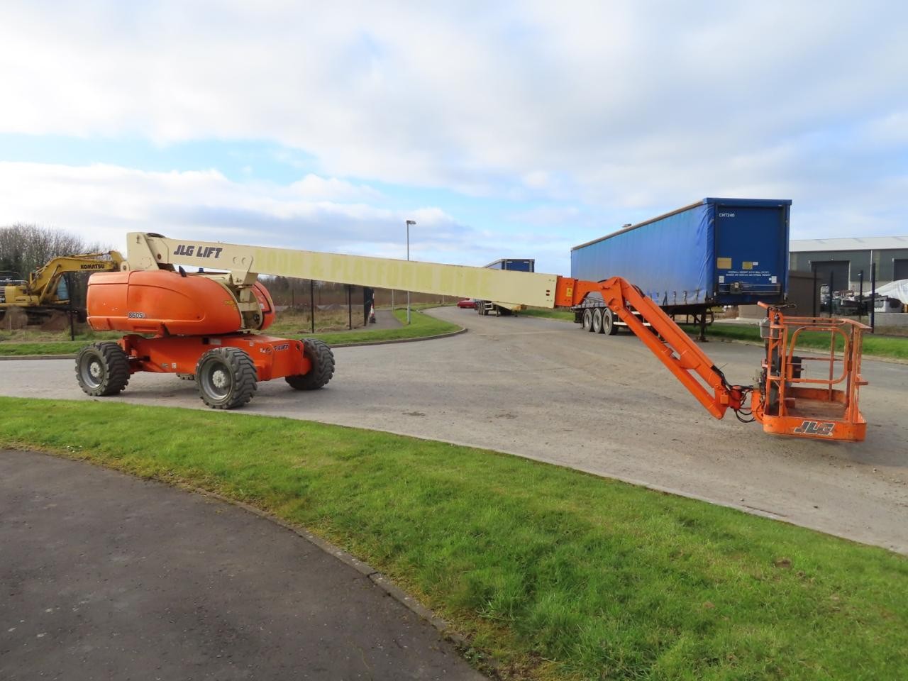 Sold - Scissor Lift - View 3